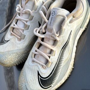 Nike turf shoes size 11